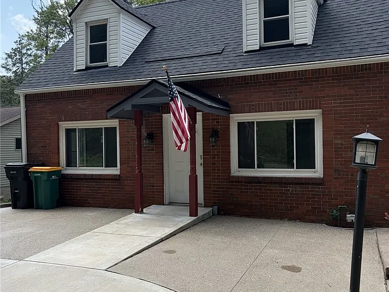 1113 Rochester Rd — Photo 1