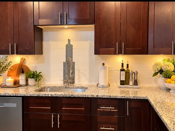 1301 S Finley Rd APT 118, Lombard, IL 60148
