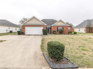 104 Myles Ln, Bonaire, GA 31005