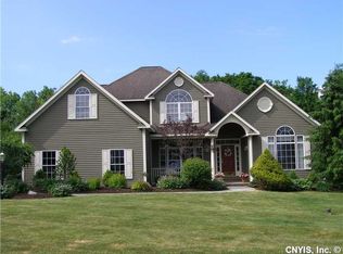 8368 Prestwick Dr, Manlius, NY 13104