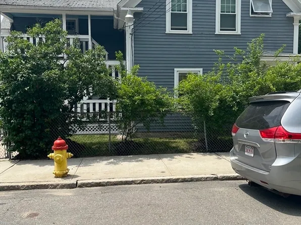 180 High St, Fitchburg, MA 01420