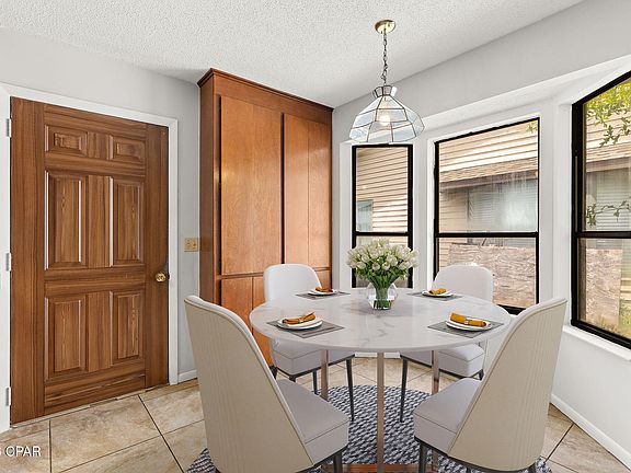 4th image of 4087 Woodridge Pl