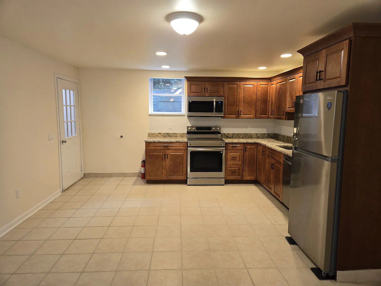 2 bed, 1200 sqft, $2,800 — Photo 3