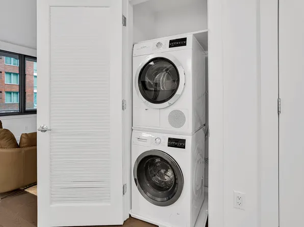 9 Avenue At Port Imperial image 28 of 50