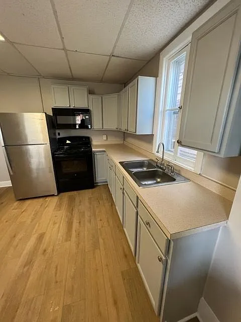 159 N Stratton St — Photo 3