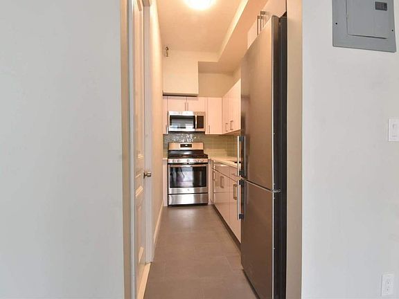 2nd image of 317 W 88th St APT 7