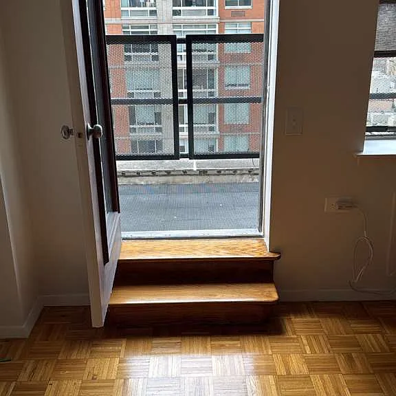 254 W 51st St #16I — Photo 4