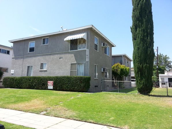 11651 Hamlin St APT 6