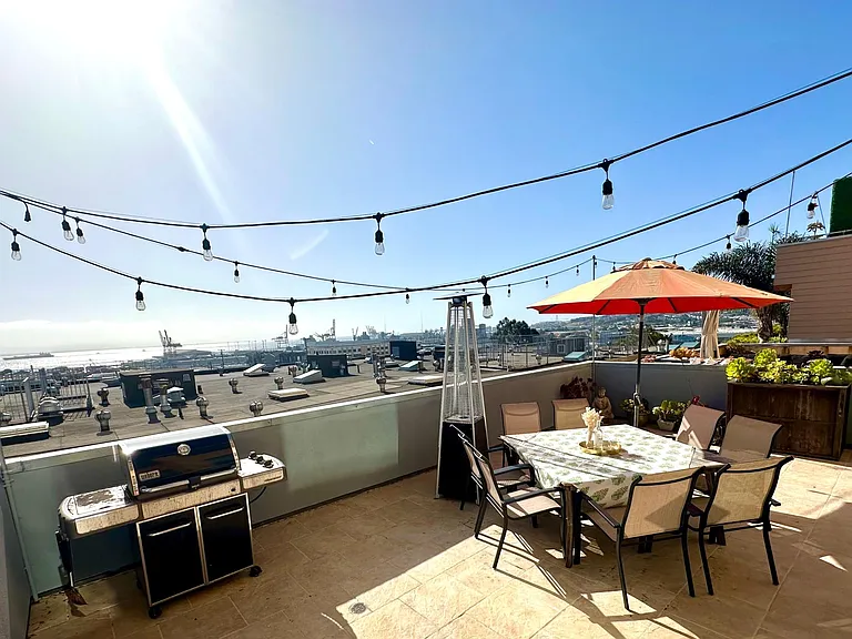 500 sq. ft deck with 220-degree Bay views