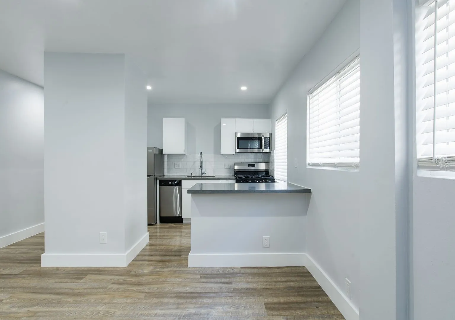 Runyon Canyon Properties, LLC (1636 N. Fuller Avenue) — Photo 4