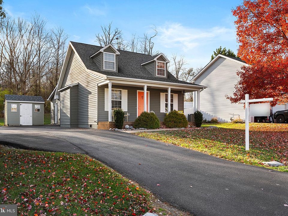 1st image of 605 Artisan Way