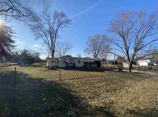 800 Lavern Ave, Machesney Park, IL 61115