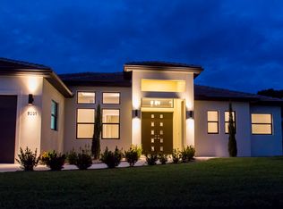 5001 Southern Pine Cir, Venice, FL 34293