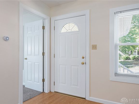 5th image of 2900 Dwight Ave