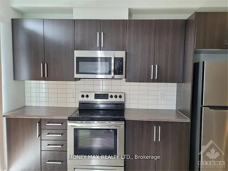 551 Clemency Cres — Photo 4