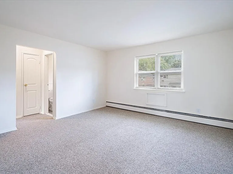 Forest Park Gardens Apartments — Photo 11