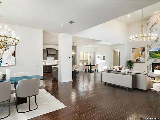 3 bed, 2.5 bath, 2818 sqft, $6,500 — Photo 4
