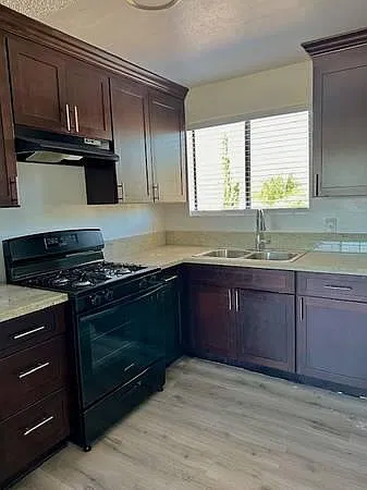 1 bed, 425 sqft, $1,800 — Photo 2