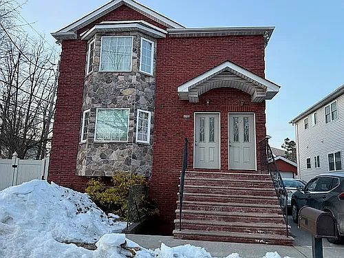 1st image of 645 Lamont Ave #B