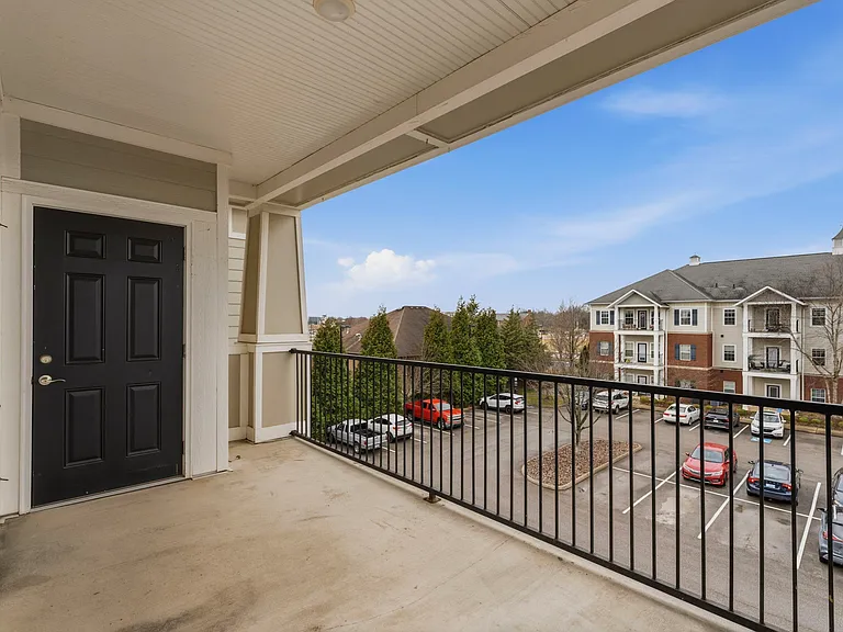 Mount Victor Olde Towne Luxury Apartments — Photo 138