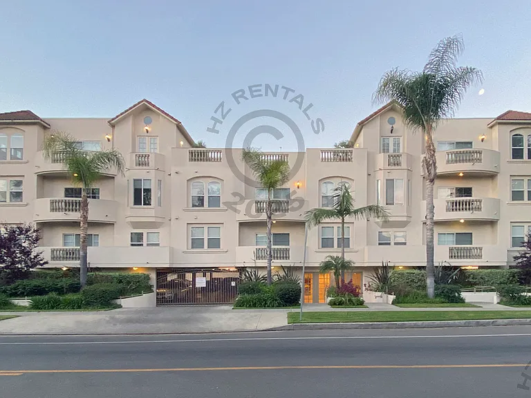 12140 Moorpark St #104 — Photo 1