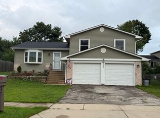 1695 Berkshire St, Glendale Heights, IL 60139