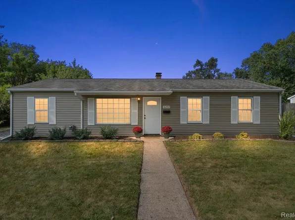 6250 Marlowe Dr, Brighton, MI 48116