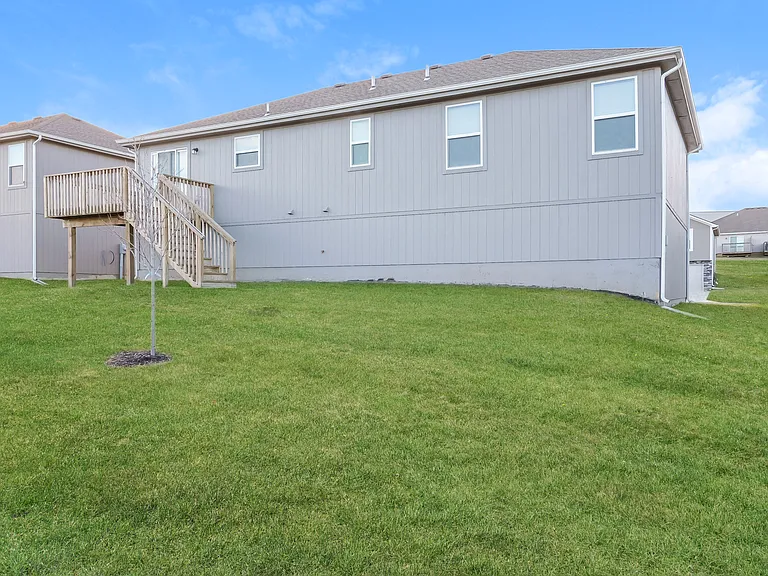 1004 NW High View Dr — Photo 12