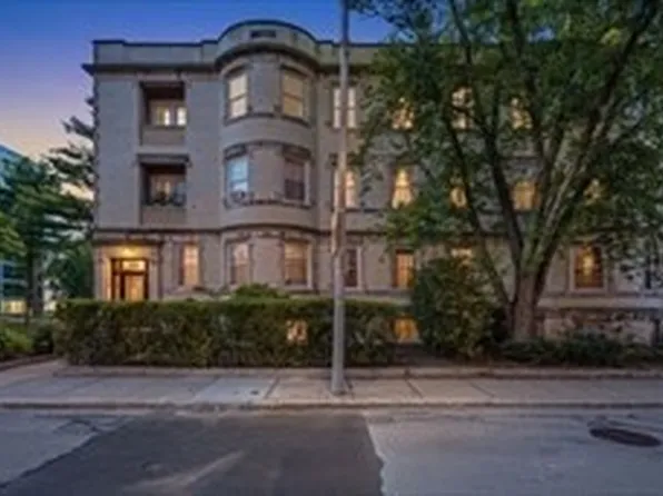 58 Pleasant St APT 2, Brookline, MA 02446