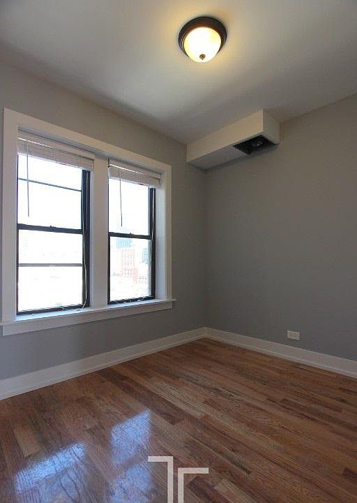 1st image of 550-1 W Arlington Pl #102