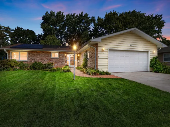525 Poplar Ave, Antioch, IL 60002