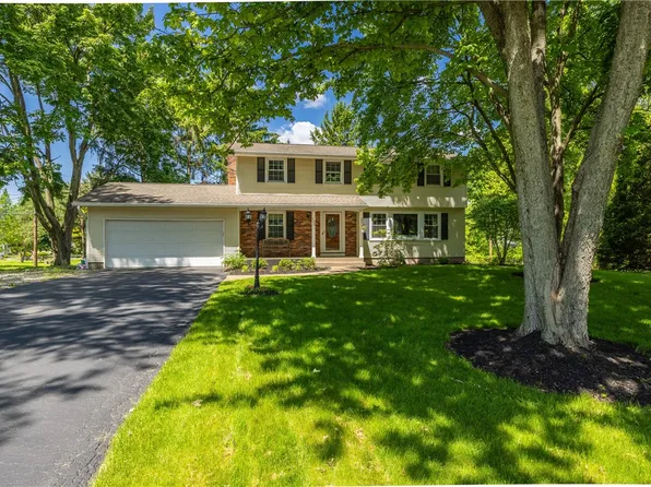 130 Clearview Dr, Penfield, NY 14526