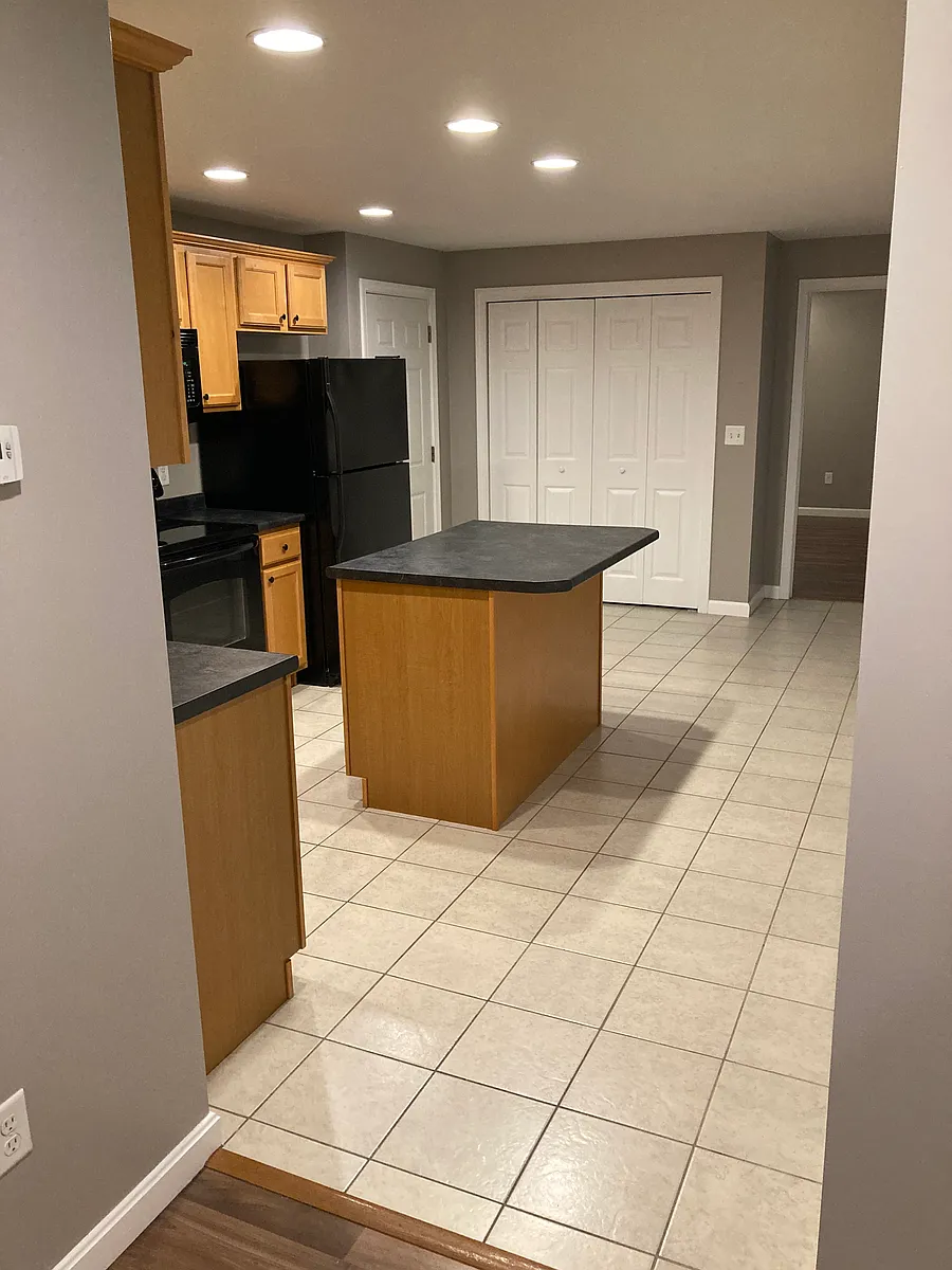 Building Photo - 64 Storer St #2