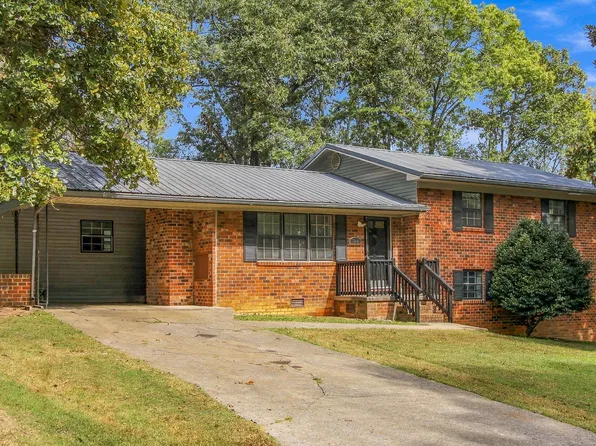 2850 McDaris Cir SE, Cleveland, TN 37323