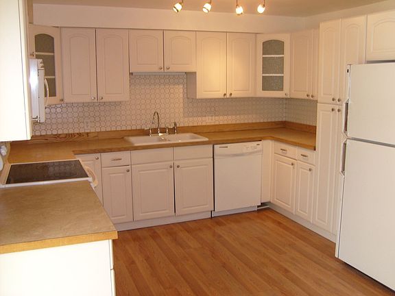 lots of cabinet space 