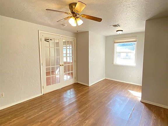 3rd image of 3621 Teal Dr