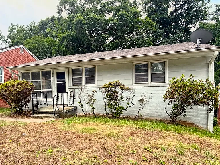 2507 Wright Ave — Photo 1