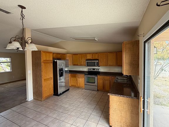3rd image of 1428 Cottonwood Dr