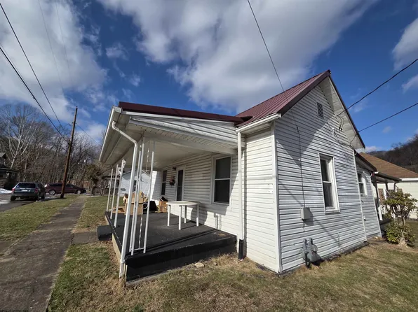 204-208 W 7th St, Weston, WV 26452