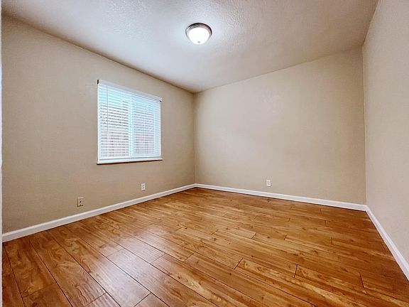 4th image of 515 E William St