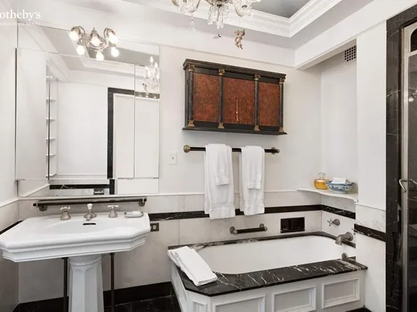 781 5th Avenue image 4 of 9