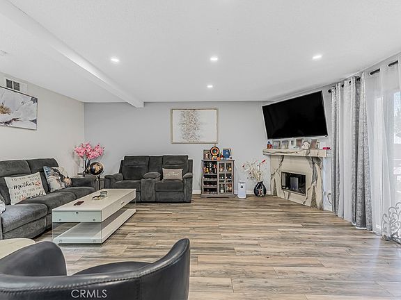 3rd image of 10009 Topanga Canyon Blvd Unit 5