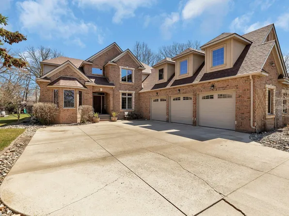 717 Starlight Dr, Sartell, MN 56377