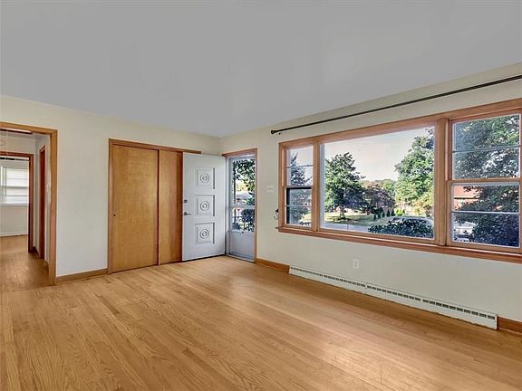 4th image of 1749 Alaska Dr