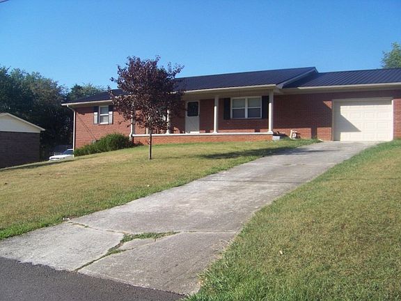 2nd image of 521 Ravenwood Dr