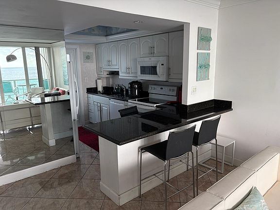 4th image of 333 NE 21st Avenue #1106
