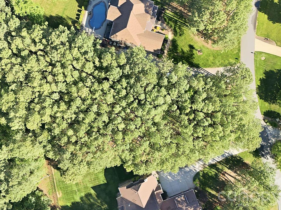 1st image of 158 Blue Ridge Trl
