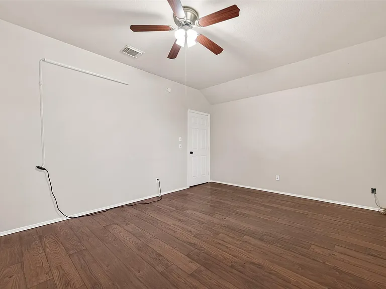 23035 Canal Rd — Photo 44