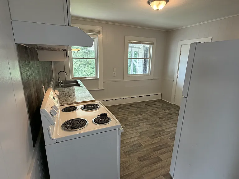 270 Crystal Ave #1 — Photo 4