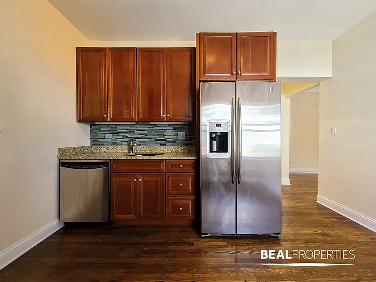 740-50 West Addison Street — Photo 10